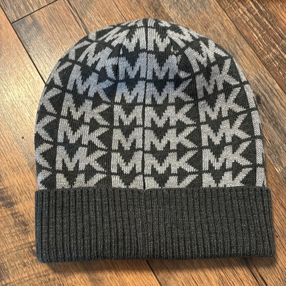 Michael Michael Kors scarf and beanie combo - Picture 2 of 4